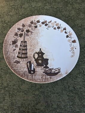 Texas-Ware Vintage Serving Plate With Butter Churn Leaf Design